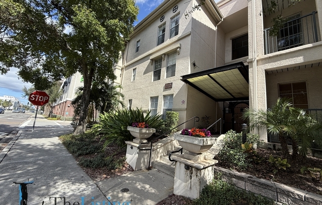 402 S Armenia Ave. #133