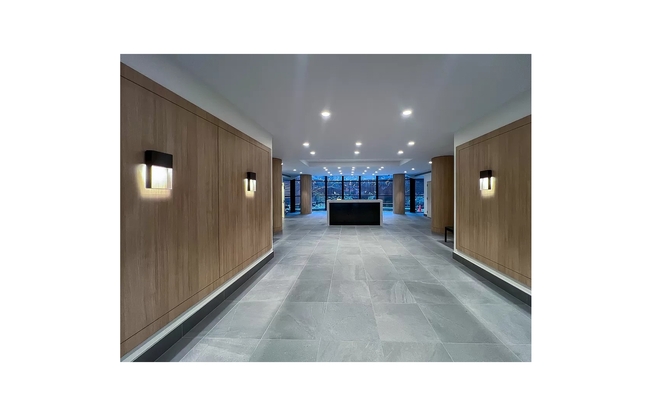 1 bed, 1 bath, 650 sqft, $5,500, Unit 10J