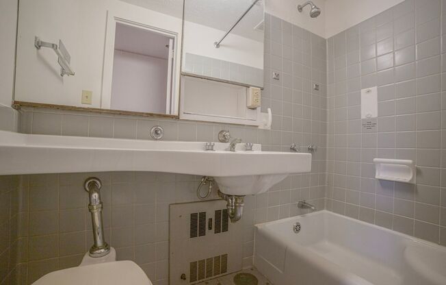 Studio, 1 bath, 200 sqft, $475, Unit 316