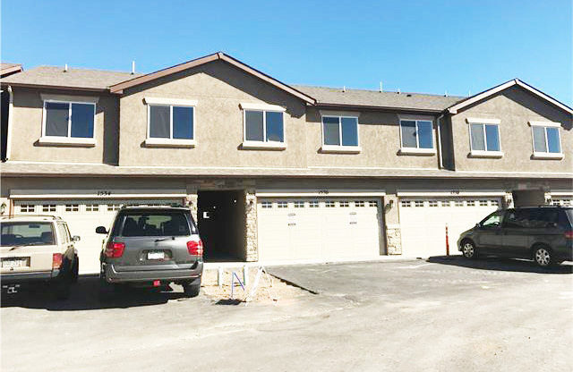 District 20 Townhome!!
