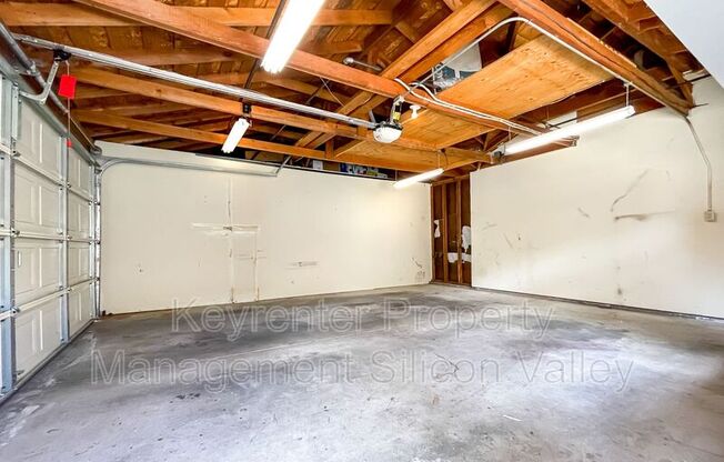 933 MIRAMONTE AVE