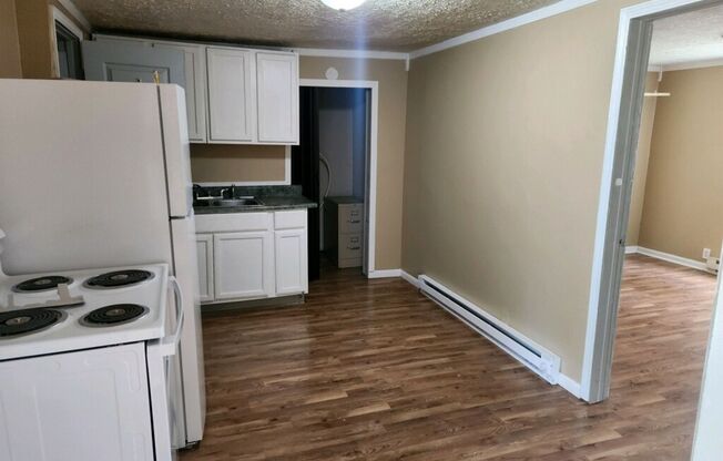 2 beds, 1 bath, 600 sqft, $800