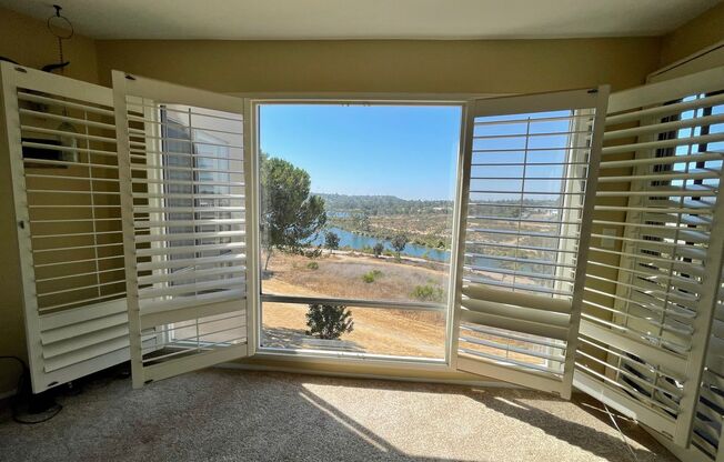 Penthouse 2 Bedroom/2 Bathroom Condo with Amazing Views of Adjacent Lake Murray & Mission Trails Park