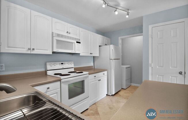 2 beds, 2 baths, $1,950, Unit UNIT 1517