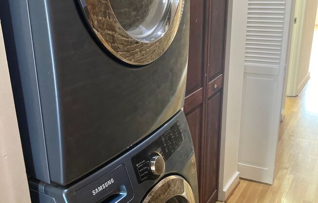 2 beds, 2 baths, 1,000 sqft, $1,799, Unit 22-2