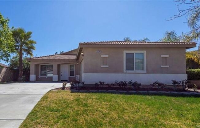 **Charming Single-Story Home with Scenic Views in Menifee**