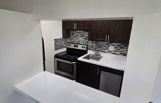 Studio, 1 bath, 590 sqft, $1,952, Unit 134