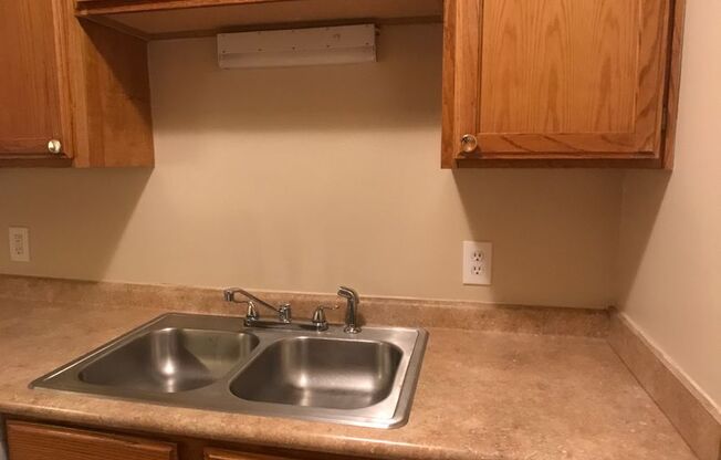 3 beds, 1.5 baths, 1,200 sqft, $1,495