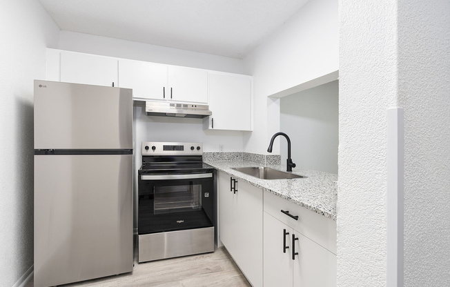 Kitchen 1 (Web Quality) - Vista Shores