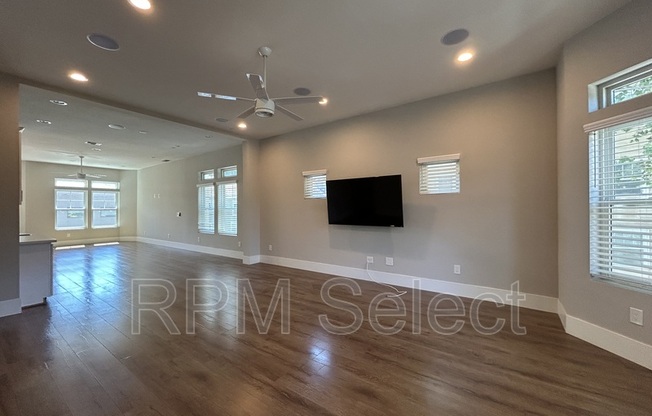 519 8 ST