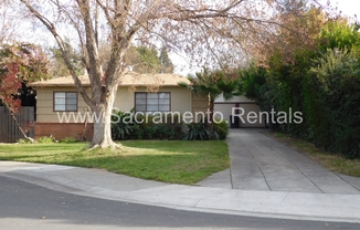 Charming East Sac 1bd/1ba Duplex with Garage