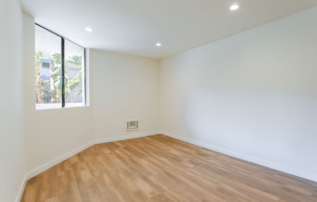 1 bed, 1 bath, 690 sqft, $2,995, Unit 116