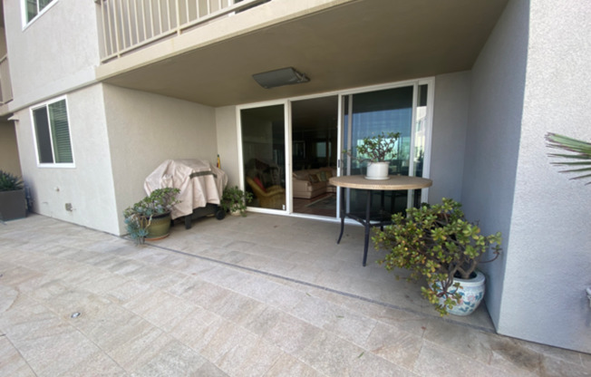 2 beds, 2 baths, $5,500, Unit #112