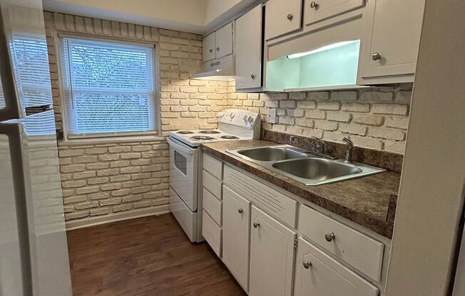 1 bed, 1.5 baths, 1,200 sqft, $1,100, Unit 2009-27