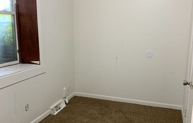 3 beds, 1 bath, $1,175