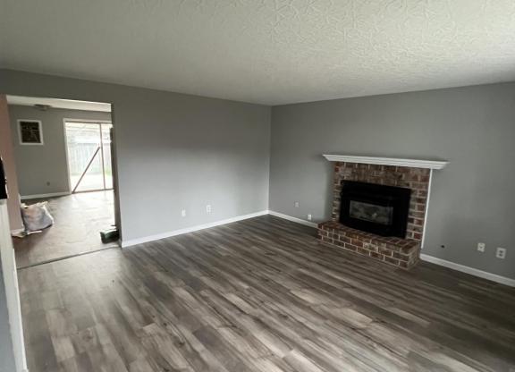 15607 NE 34 ST