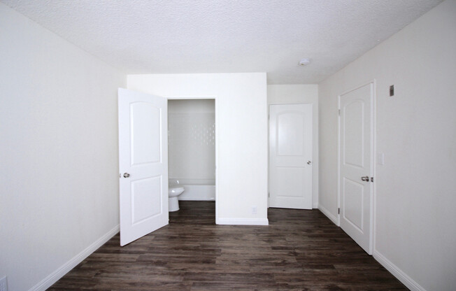 2 beds, 2 baths, 975 sqft, $2,495, Unit 203