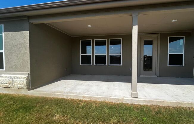 Single Story, 1900 sq. ft, 3 BR / 2 BA - Gregg Ranch Marble Falls