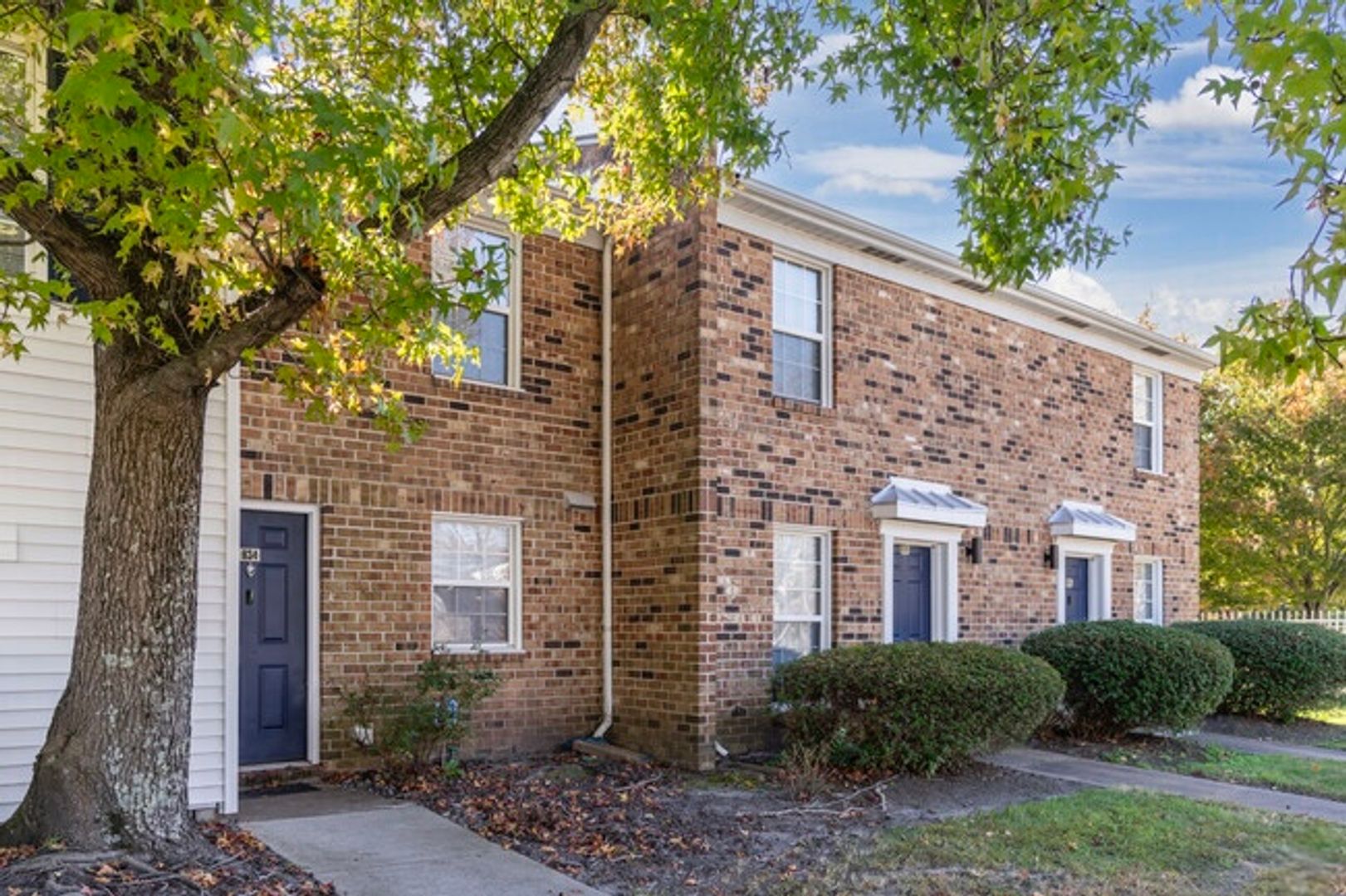 3 beds, 1.5 baths, 1,202 sqft, $1,480, Unit 816