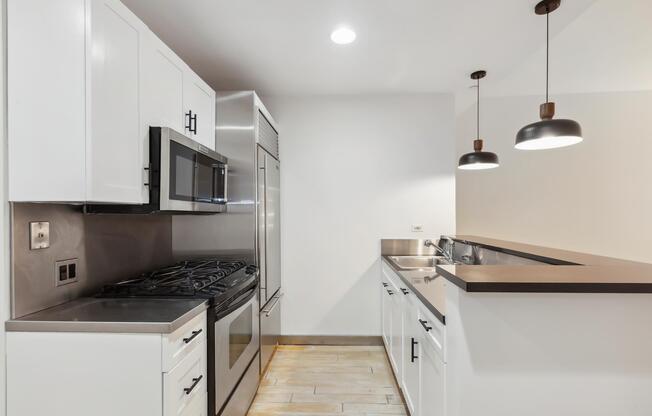 1 bed, 1.5 baths, 668 sqft, $4,100, Unit 9A