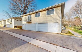 Charming 2bd/1bth Townhome Centrally Located