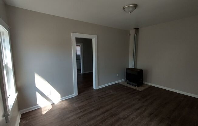 $550- 1 bed 1 bath - Duplex located in the Sunflower neighborhood
