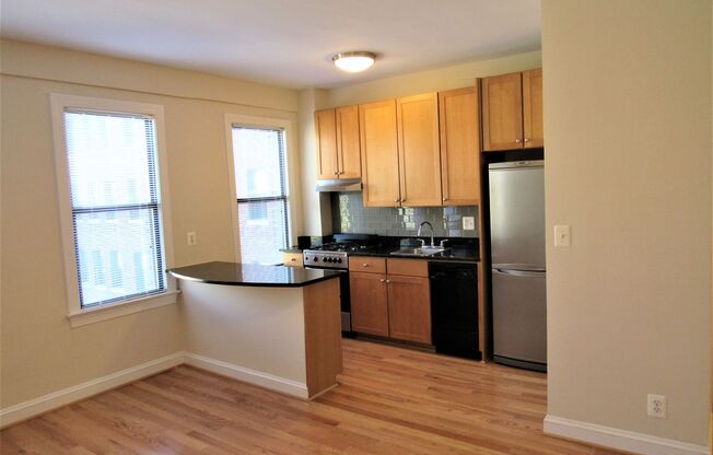 1 bed, 1 bath, 681 sqft, $3,225, Unit H802