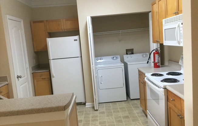 2 beds, 2 baths, $1,800, Unit Unit 305