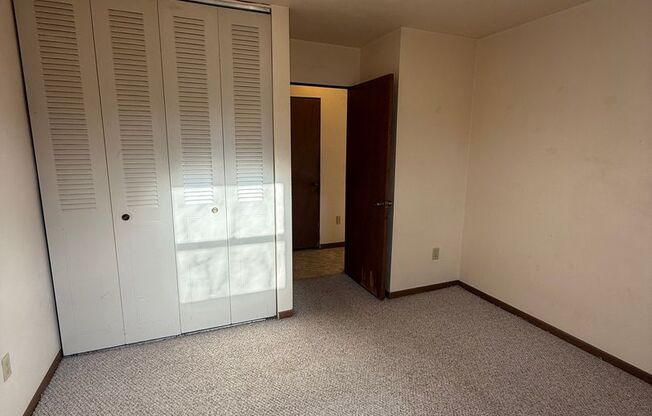 1 bed, 1 bath, 565 sqft, $700, Unit 4