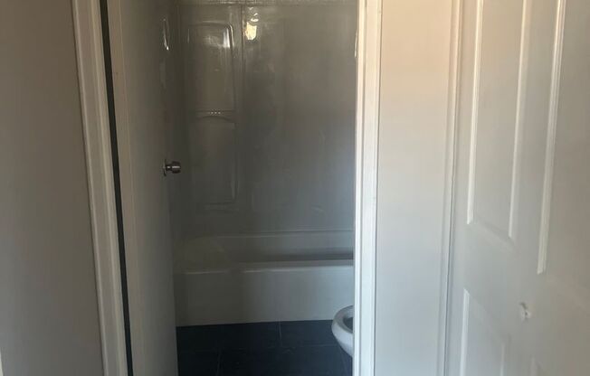 1 bed, 1 bath, 800 sqft, $1,400, Unit 202