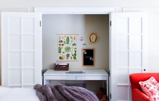Studio, 1 bath, 425 sqft, $875, Unit 604