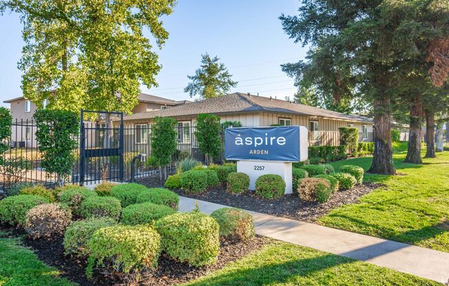1 bed, 1 bath, 627 sqft, $1,595