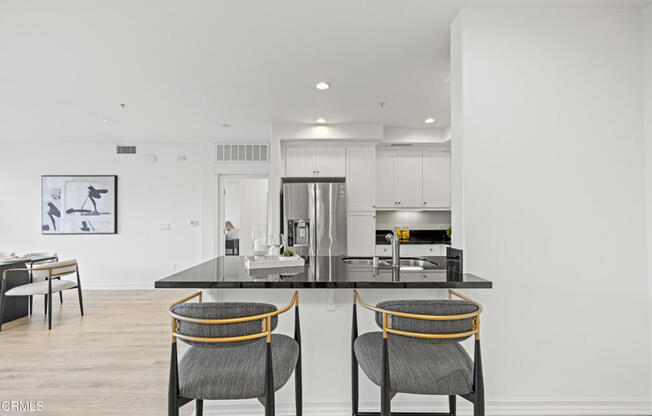 2 beds, 2 baths, 1,430 sqft, $4,000, Unit 611