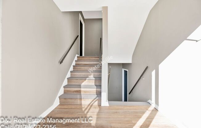 2 beds, 1 bath, 900 sqft, $1,695, Unit Apartment 9