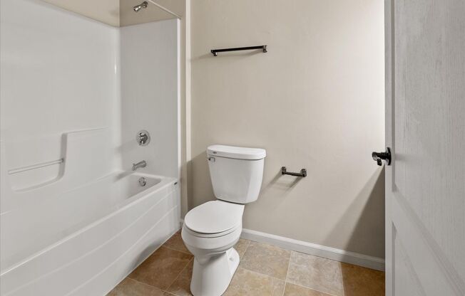 2 beds, 2 baths, 1,300 sqft, $1,855, Unit 811