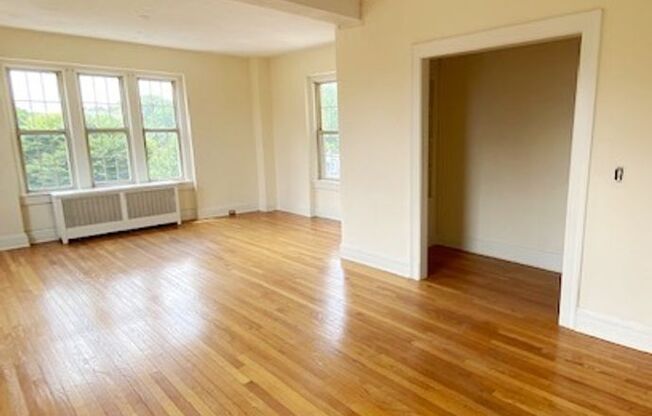 2 beds, 2 baths, 1,050 sqft, $2,050, Unit 406