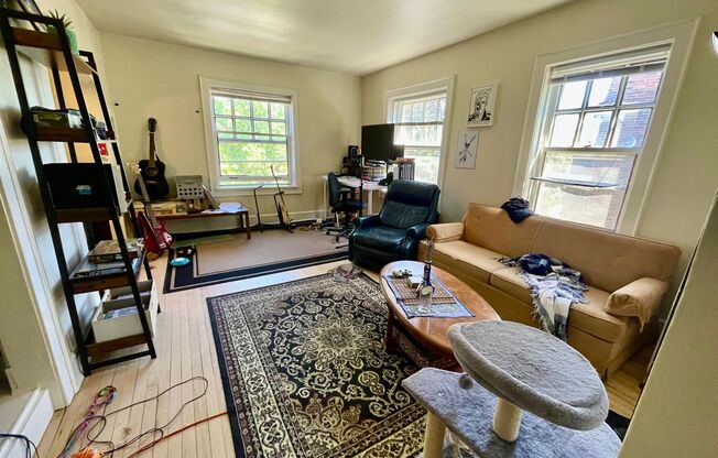 1 bed, 1 bath, $995, Unit 32
