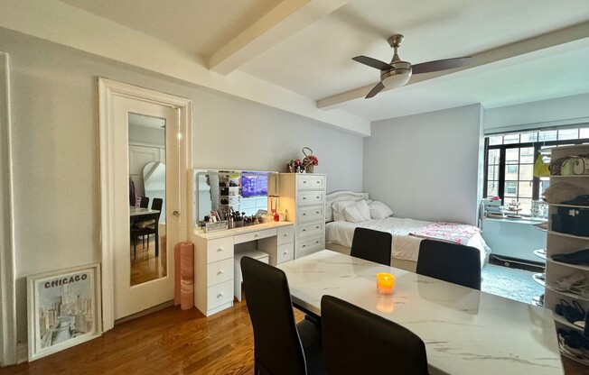 Studio, 1 bath, 300 sqft, $2,750, Unit 917