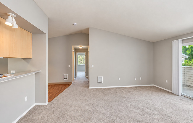 2 beds, 2 baths, $1,495, Unit 32