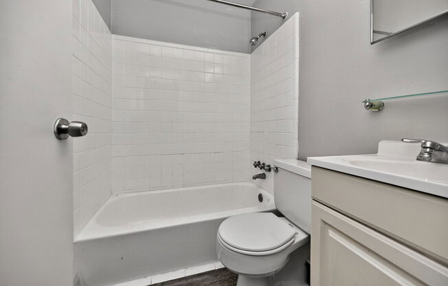 1 bed, 1 bath, 400 sqft, $875, Unit 13