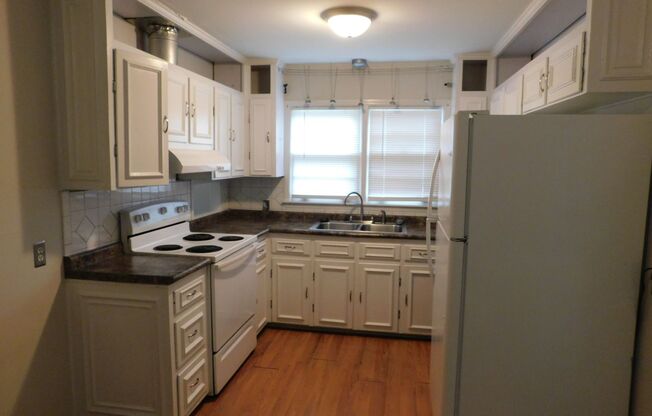 3 beds, 2 baths, $1,500