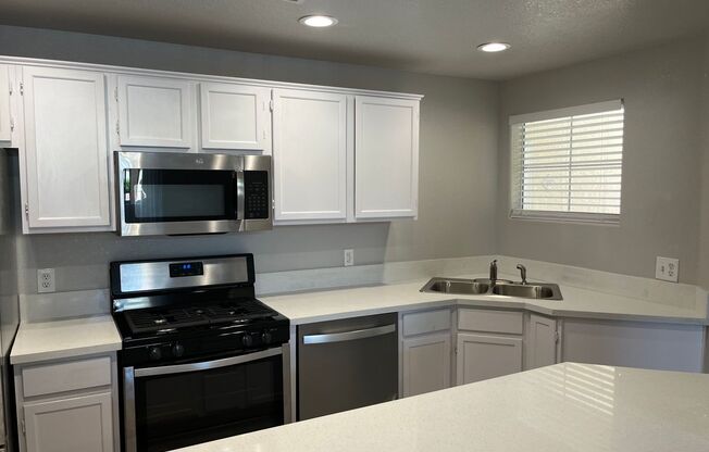2 beds, 2 baths, $1,600, Unit # 1067