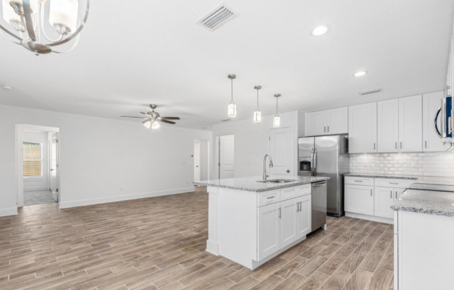 A beautiful 4 bedroom, 2 bathroom property that is the perfect fit!!