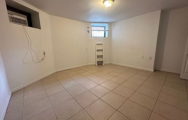 1 bed, 1 bath, 485 sqft, $969, Unit 410 S. Atlantic Ave. #A