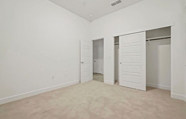 Gorgeous 4 bedroom 3 bath in Northlake