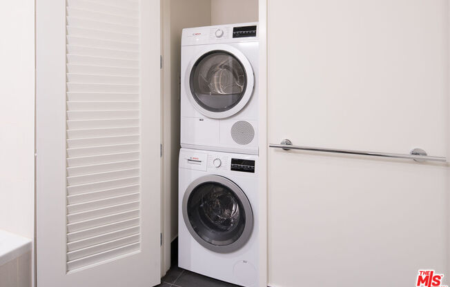 1 bed, 1 bath, 760 sqft, $3,100, Unit 1510