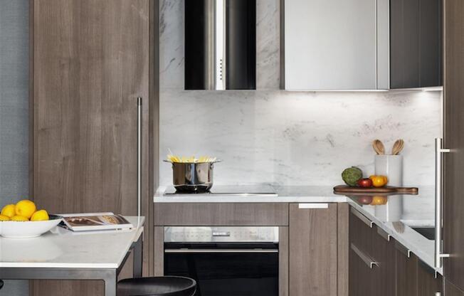 1 bed, 1 bath, $7,285, Unit 25L