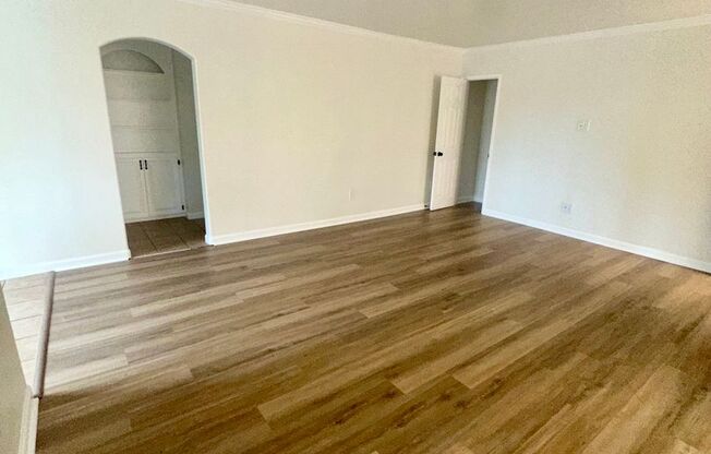 2 beds, 1 bath, 918 sqft, $2,945, Unit 045