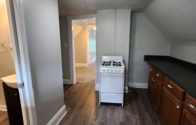 1 bed, 1 bath, 600 sqft, $850