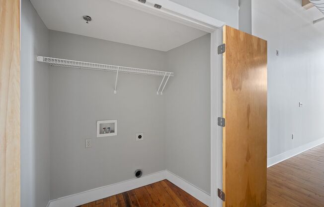 1 bed, 1 bath, 1,439 sqft, $1,653, Unit 3301-211